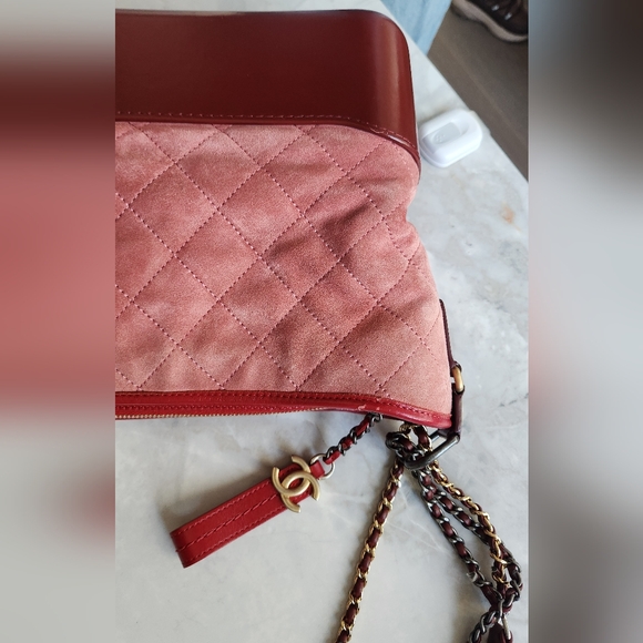 Chanel Gabrielle Medium bag - Picture 4 of 16